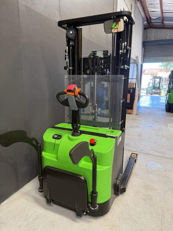Excalibur S15 1.5 Tonne Electric Ride on Reach Stacker