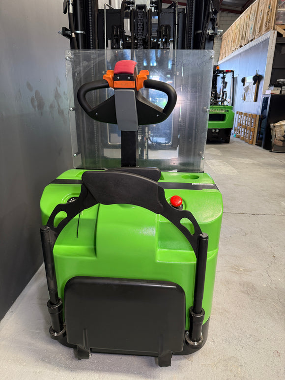 Excalibur S15 1.5 Tonne Electric Ride on Reach Stacker